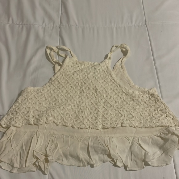Crop feminine top with frill - Picture 4 of 4